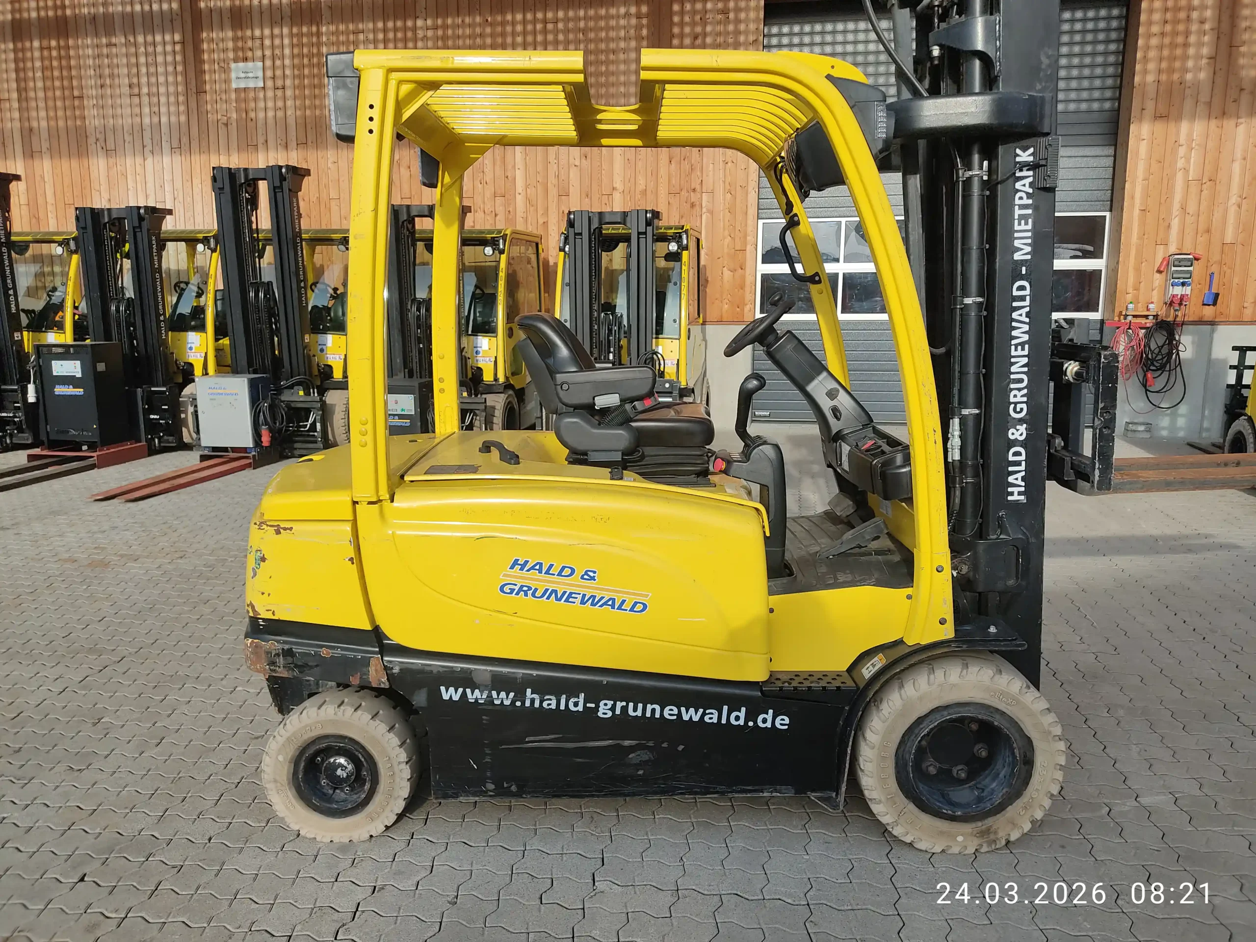 hyster-j3-5xn-elektro-frontstapler-3-5-t-80v image 2