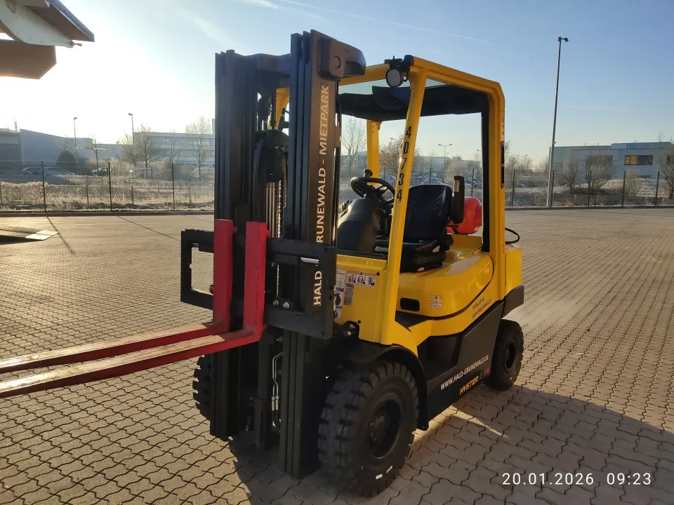 hyster-h2-5a-gas-frontstapler-triplex-4950-mm image 1