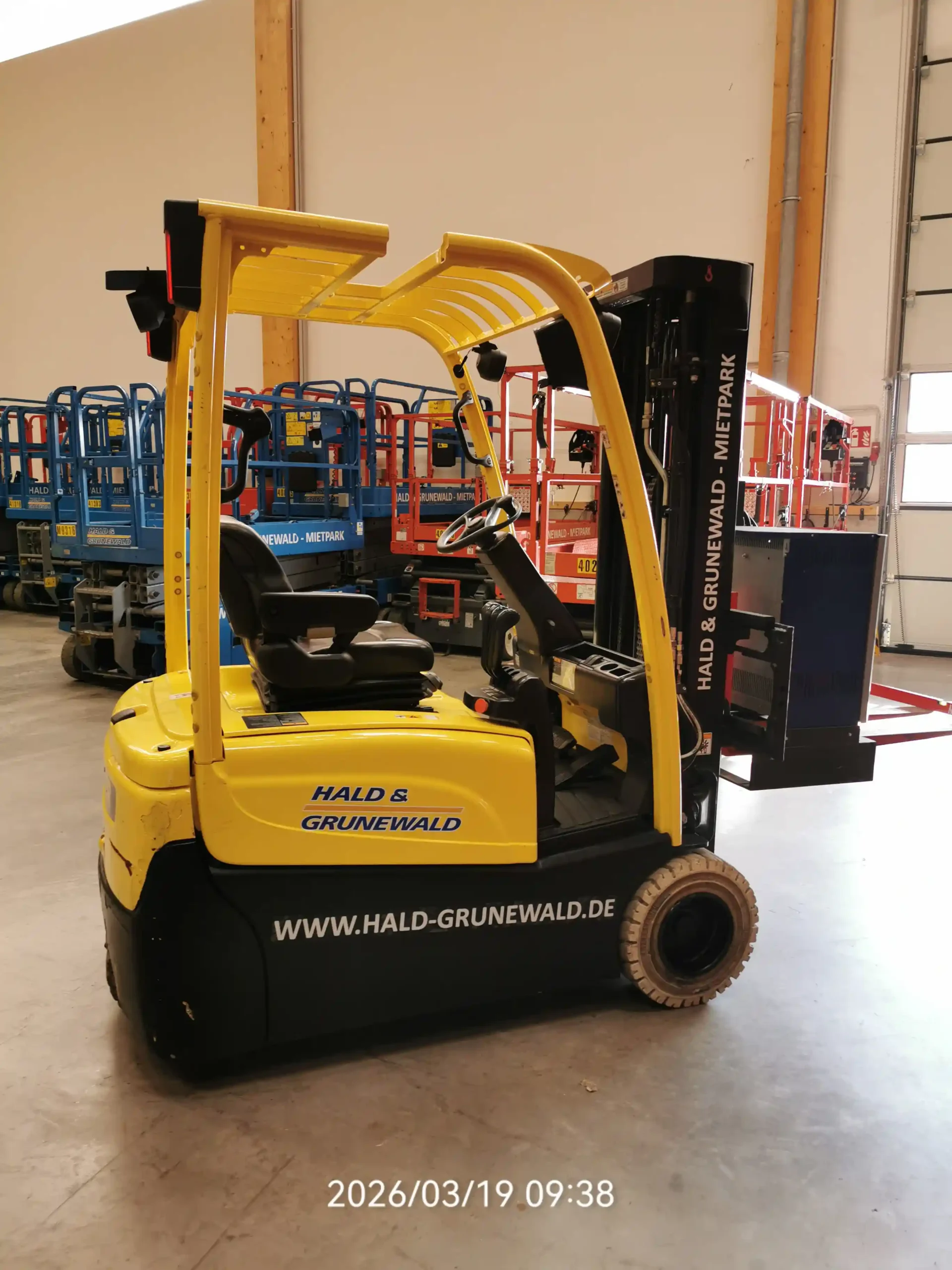hyster-j2-0xnt-elektro-frontstapler-triplex-4900-mm image 3