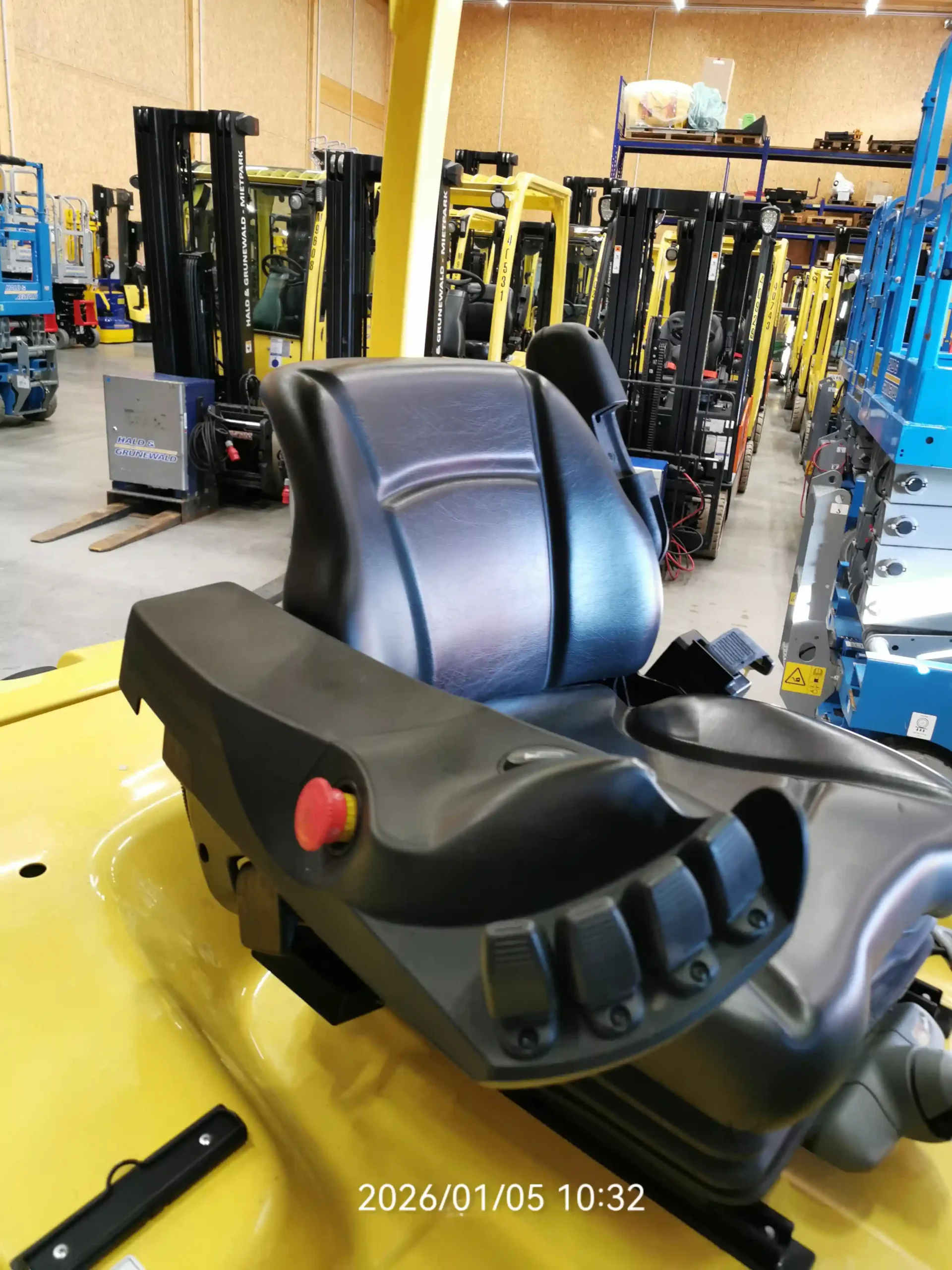 hyster-j2-5xn-elektro-frontstapler-triplex-5500-mm image 3