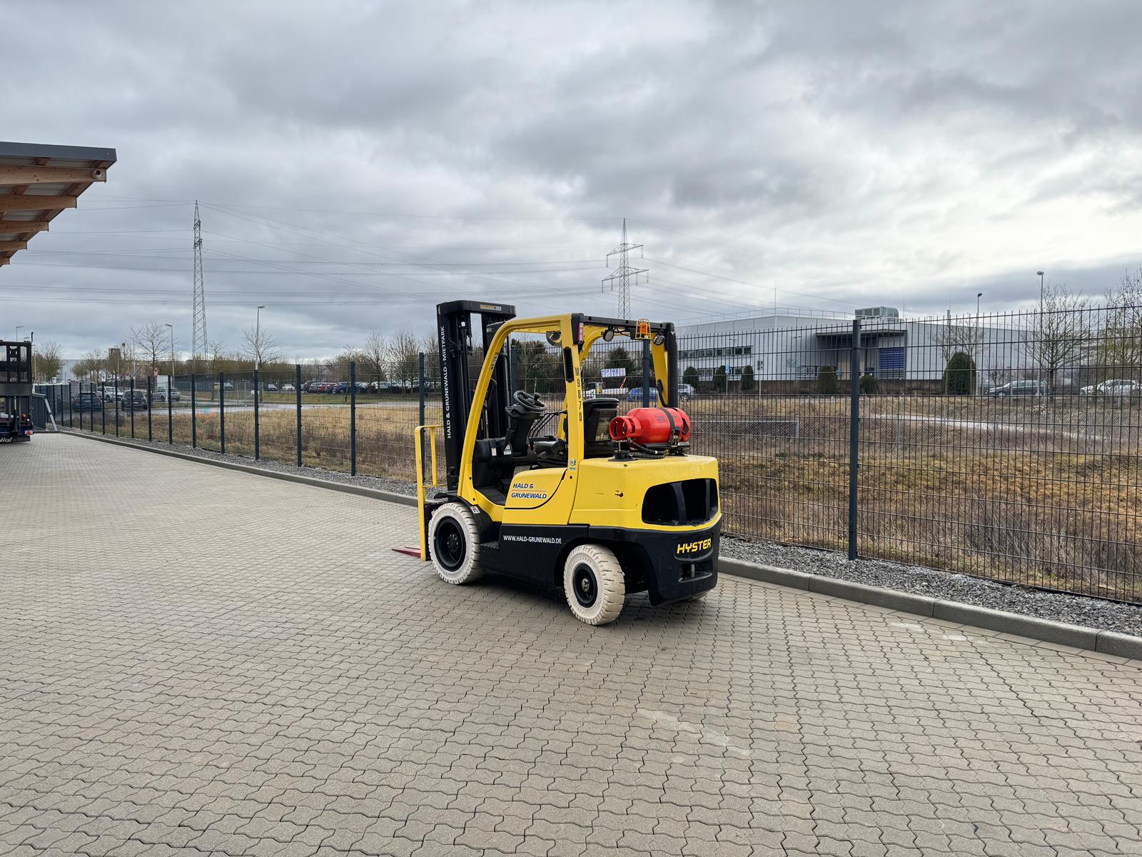hyster-h3-0ft-l-gas-frontstapler-triplex-seitenschieber image 3