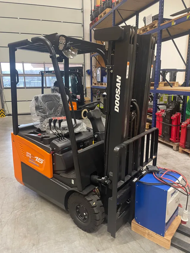 doosan-b15t-7-plus-elektro-frontstapler-gabelstapler-elektro image 1