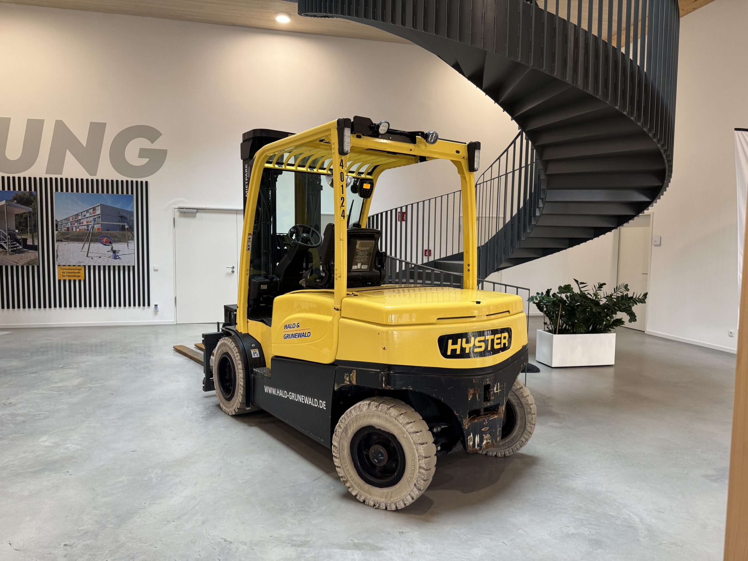hyster-j5-0xn-elektro-frontstapler-zinkenversteller image 3