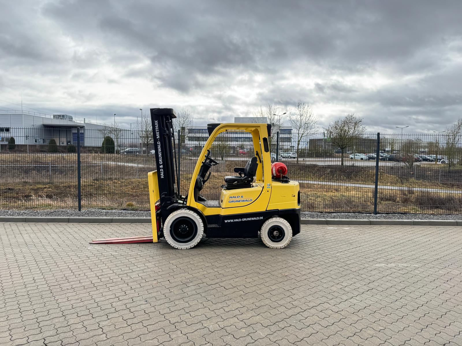 hyster-h3-0ft-l-gas-frontstapler-triplex-seitenschieber image 1
