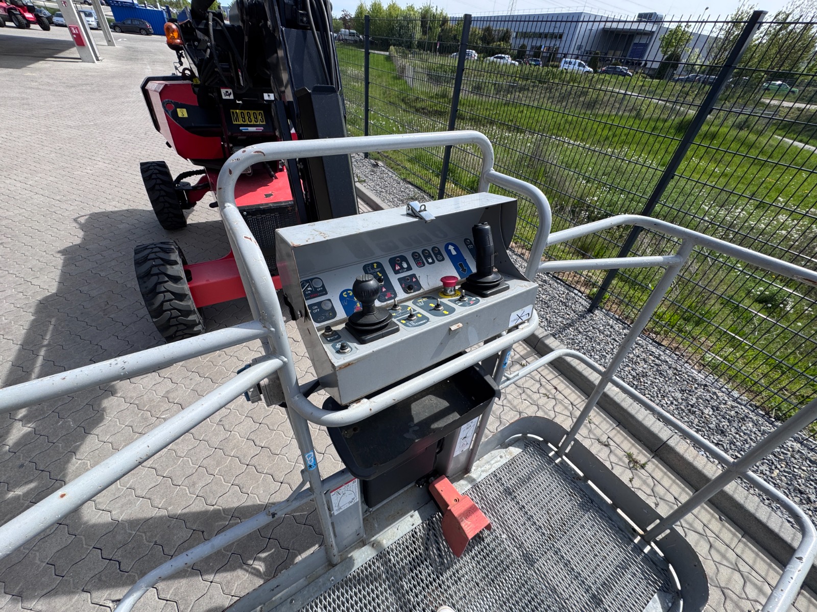 manitou-mango-12-gelenkarbeitsb-hne-kompakt-gel-ndeg-ngig image 5