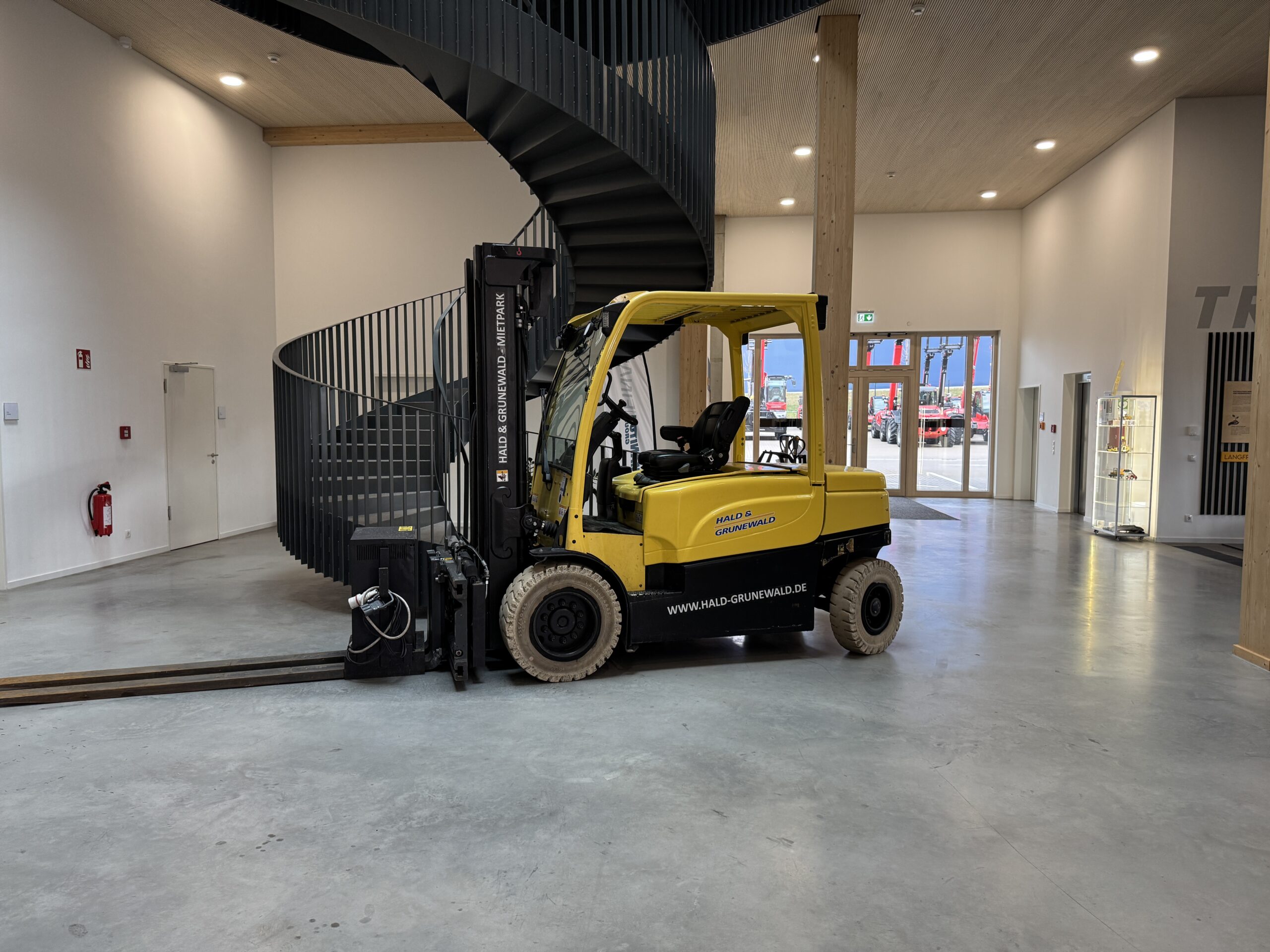 hyster-j5-0xn-elektro-frontstapler-zinkenversteller image 1