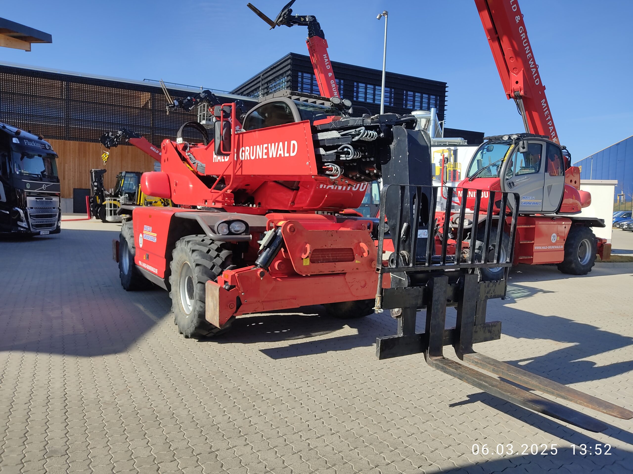 manitou-mrt-2150-privilege-teleskopstapler-mit-gabelzinken image 3