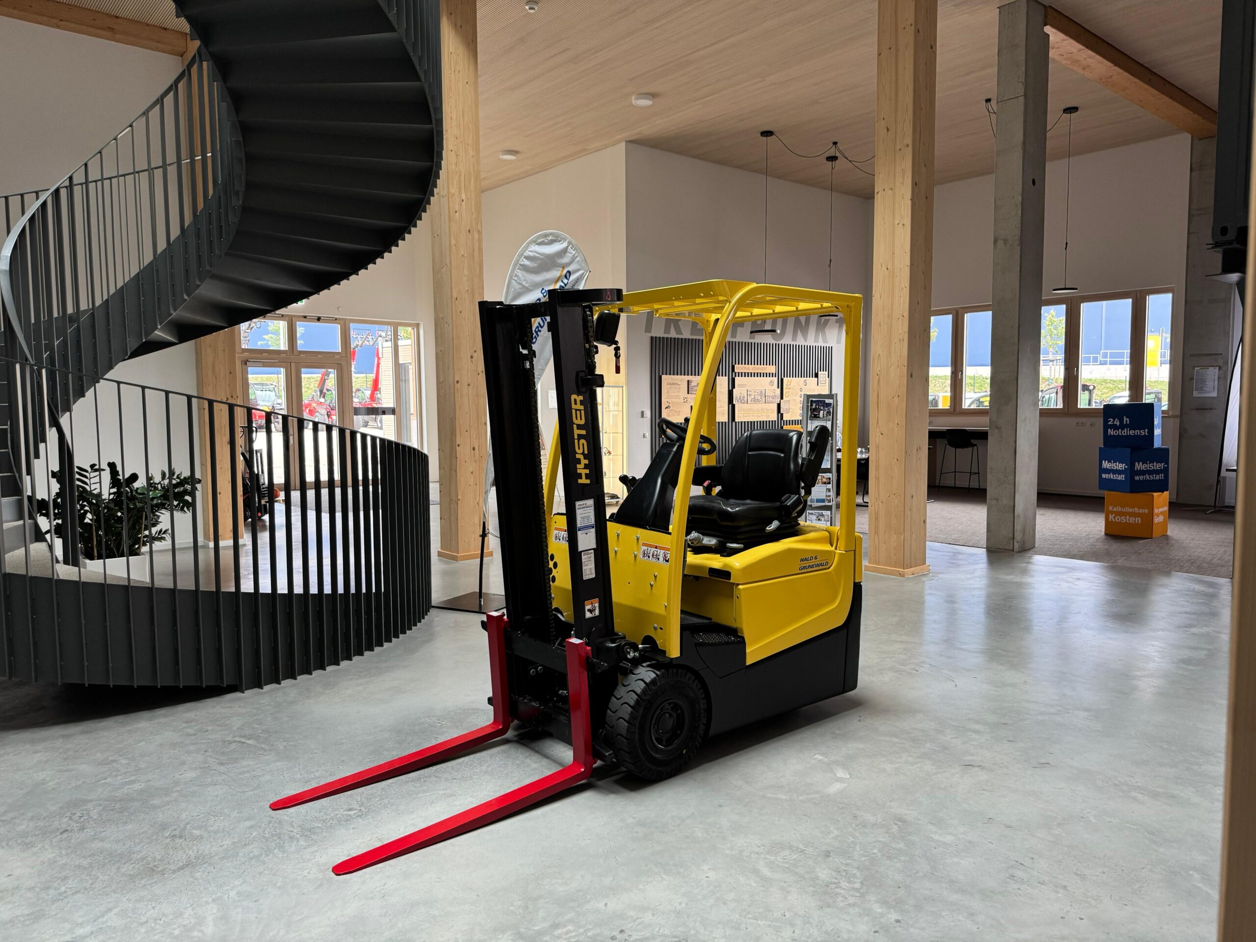 hyster-a1-3xnt-elektro-frontstapler-gabelstapler-service image 2