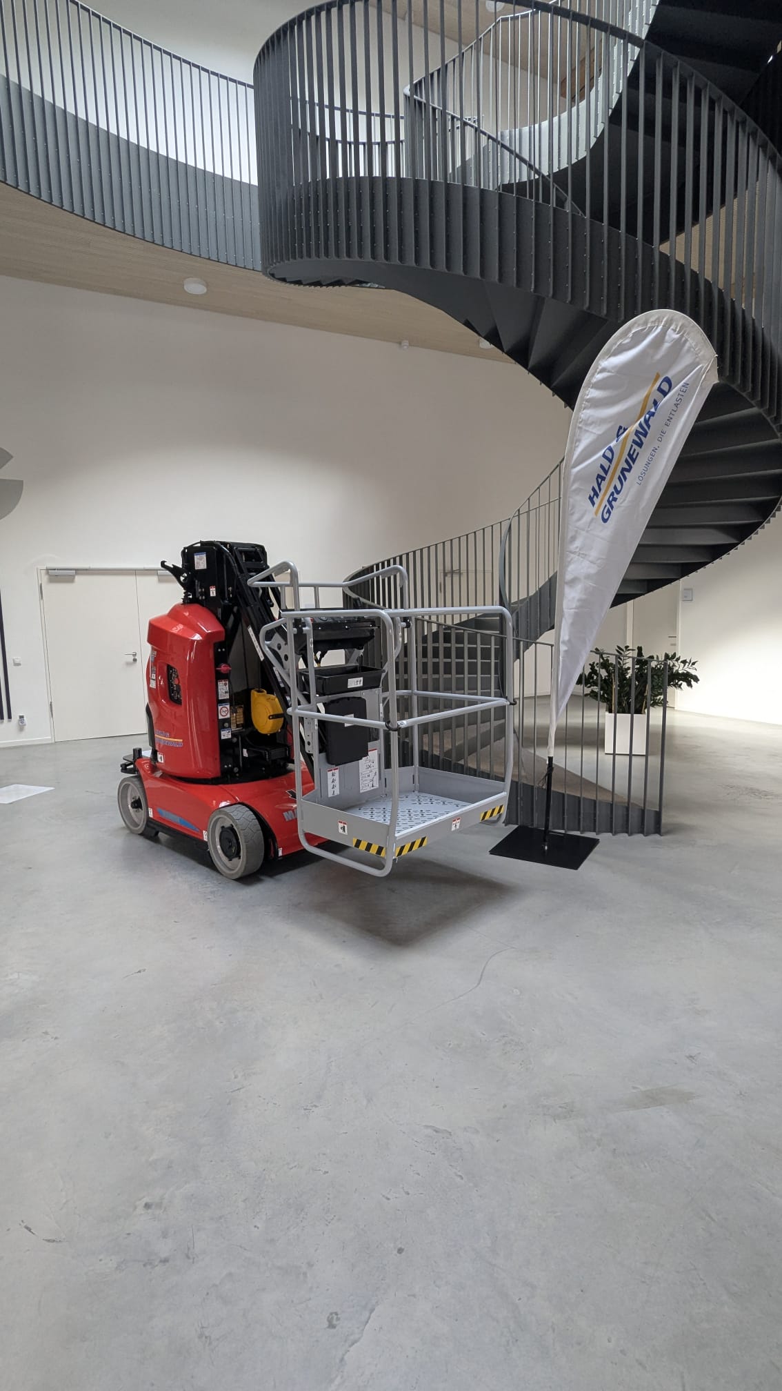 manitou-100-vjr-24v-elektro-vertikalarbeitsb-hne-10m image 3