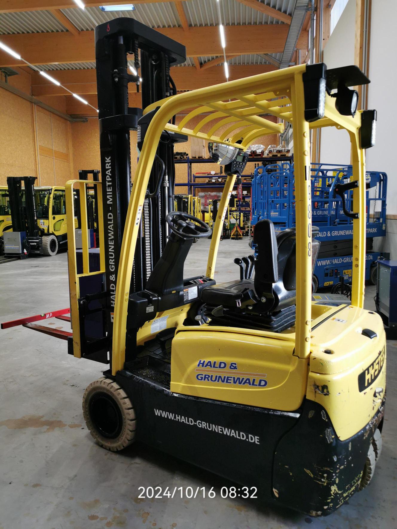 hyster-j1-6xnt-elektro-frontstapler-komfortsitz-ac image 1