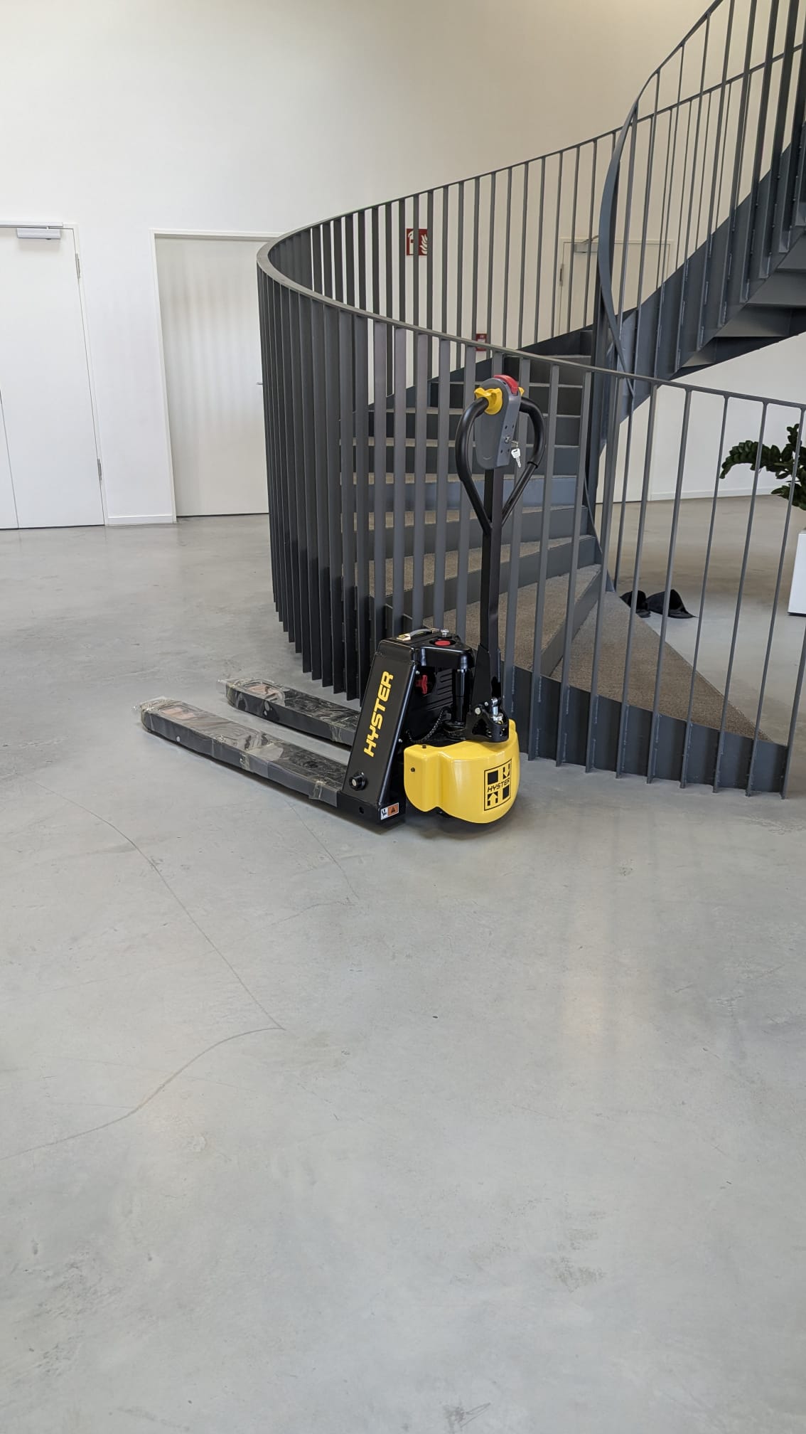 hyster-pc1-5-elektro-deichselger-t-handhubwagen image 3
