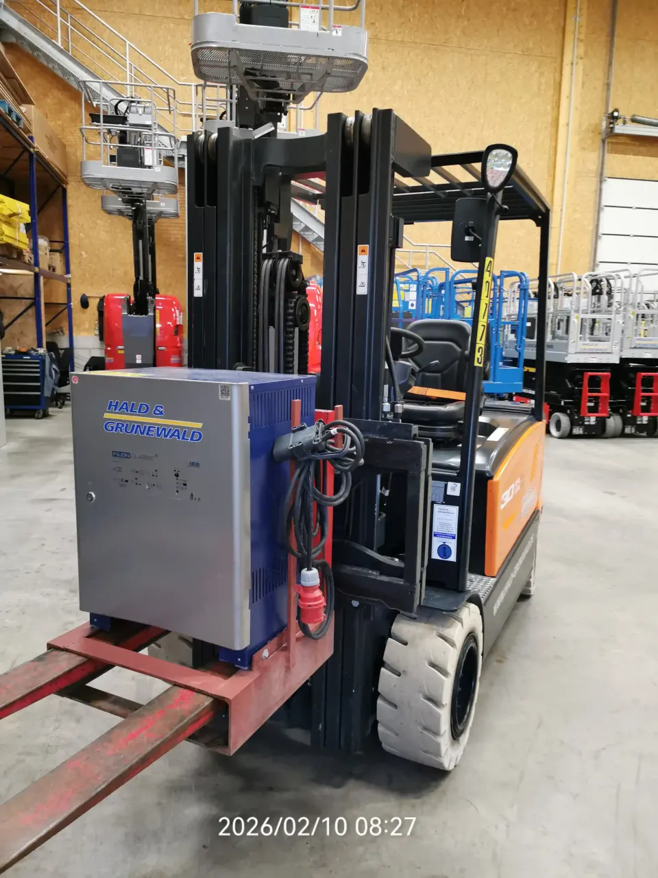 doosan-b30x-7plus-elektro-frontstapler-triplex-4730mm image 1