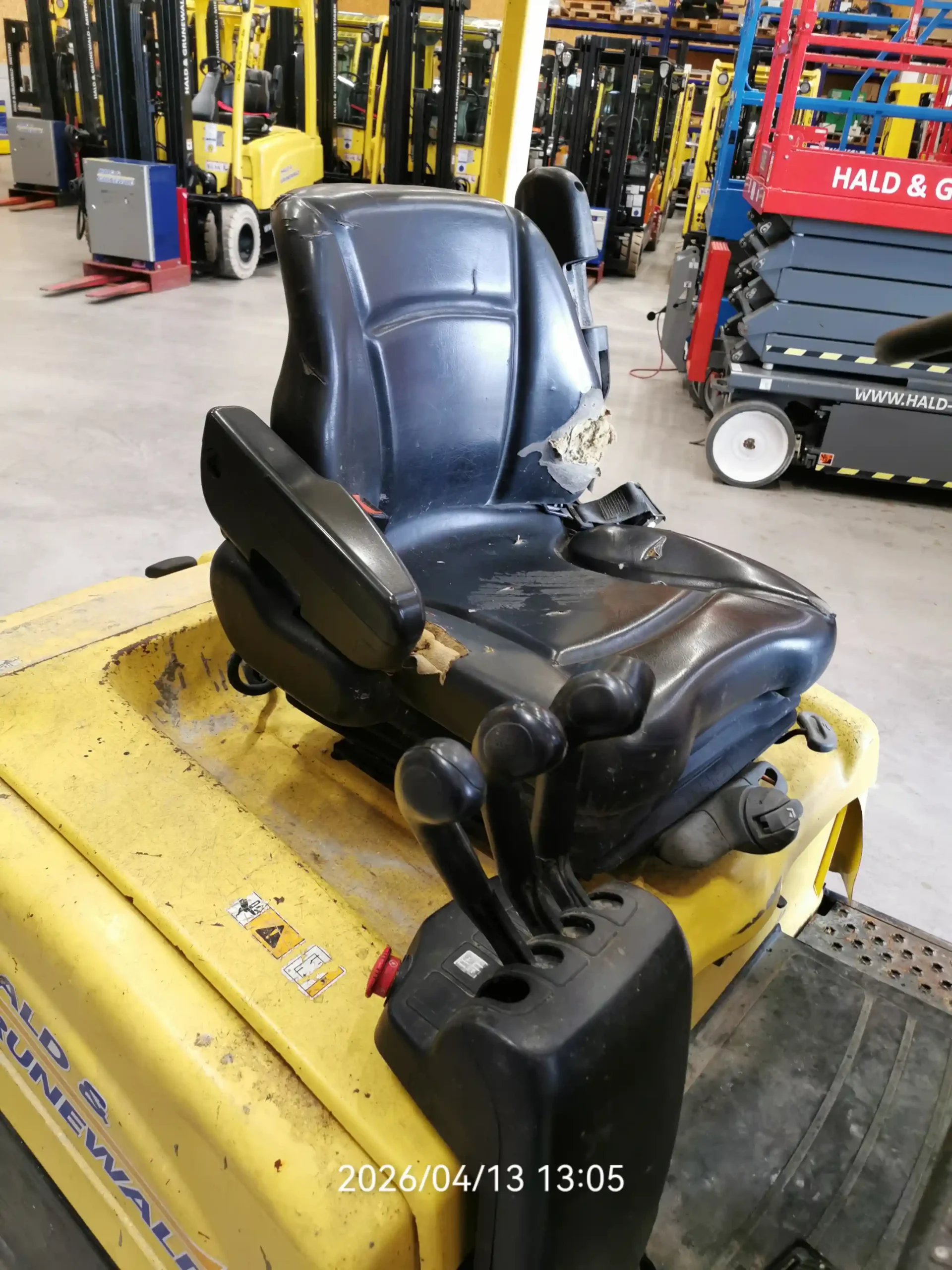 hyster-j1-6xnt-elektro-frontstapler-triplex-seitenschieber image 2