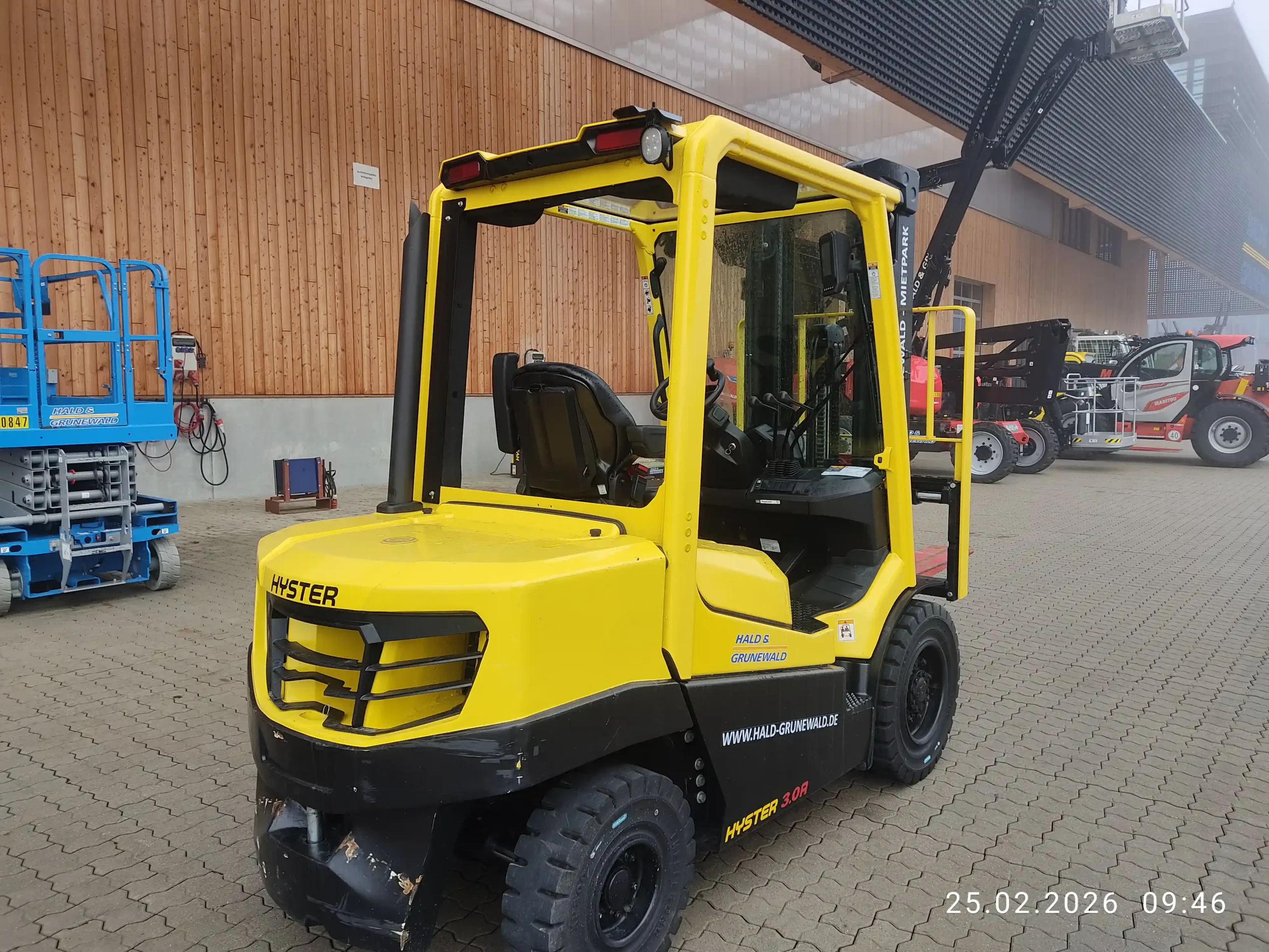hyster-h3-0a-diesel-frontstapler-triplex-4920-mm image 3