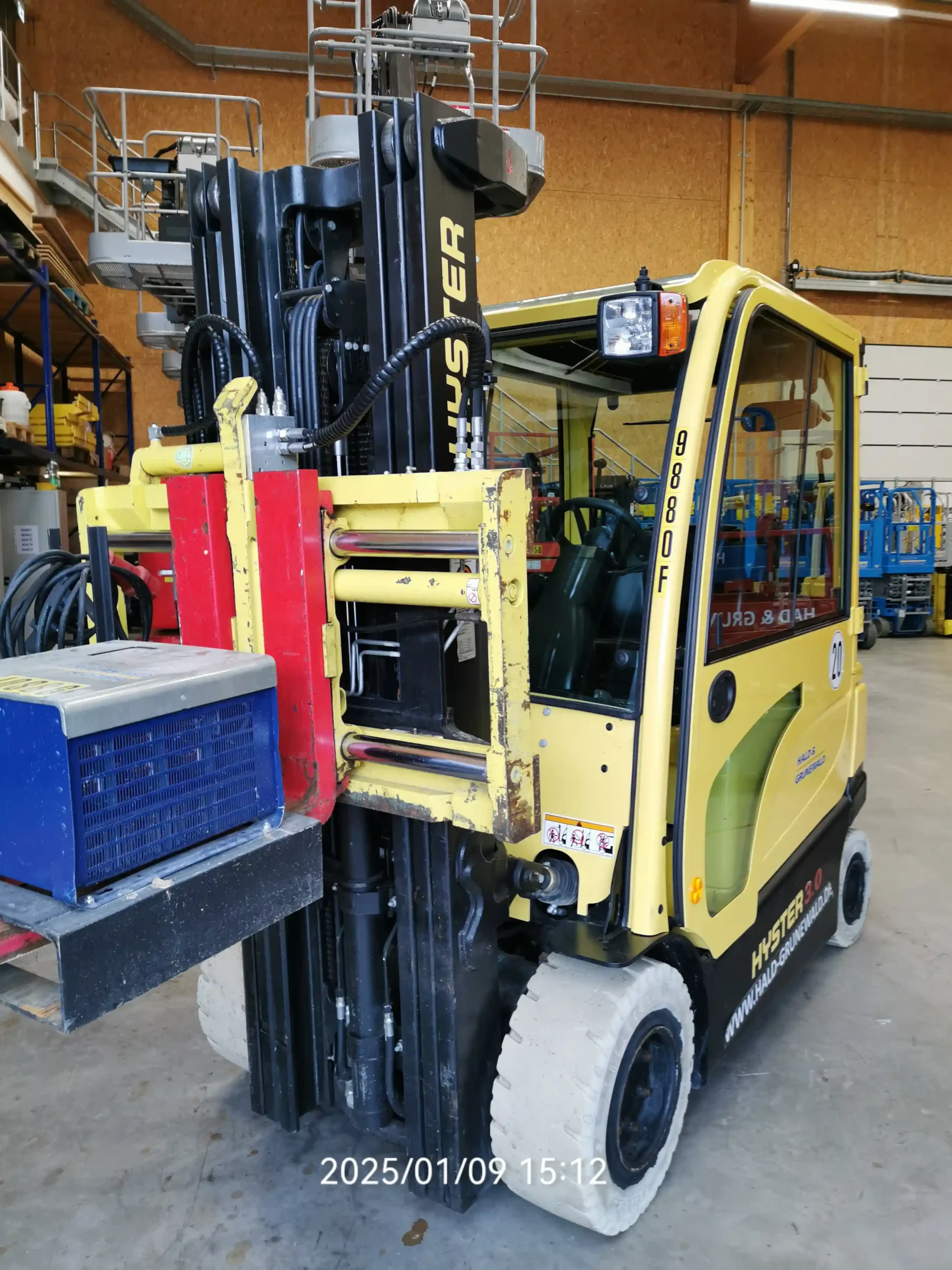 hyster-j3-0xn-elektro-frontstapler-triplex-4910-mm image 2