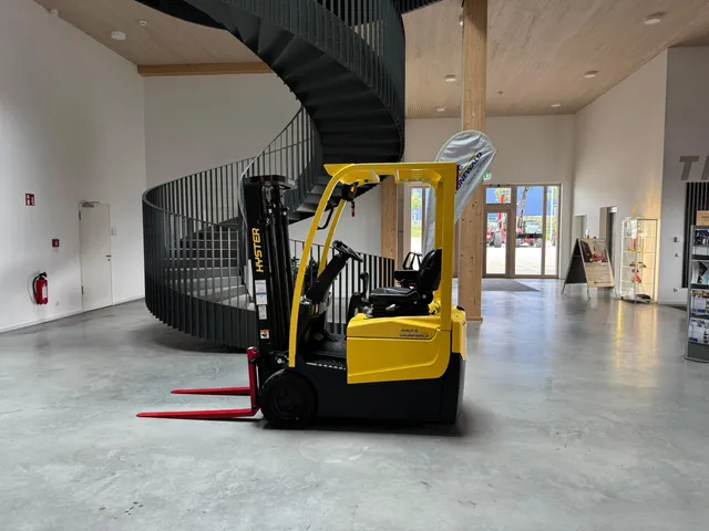 hyster-a1-3xnt-elektro-frontstapler-gabelstapler-service image 1