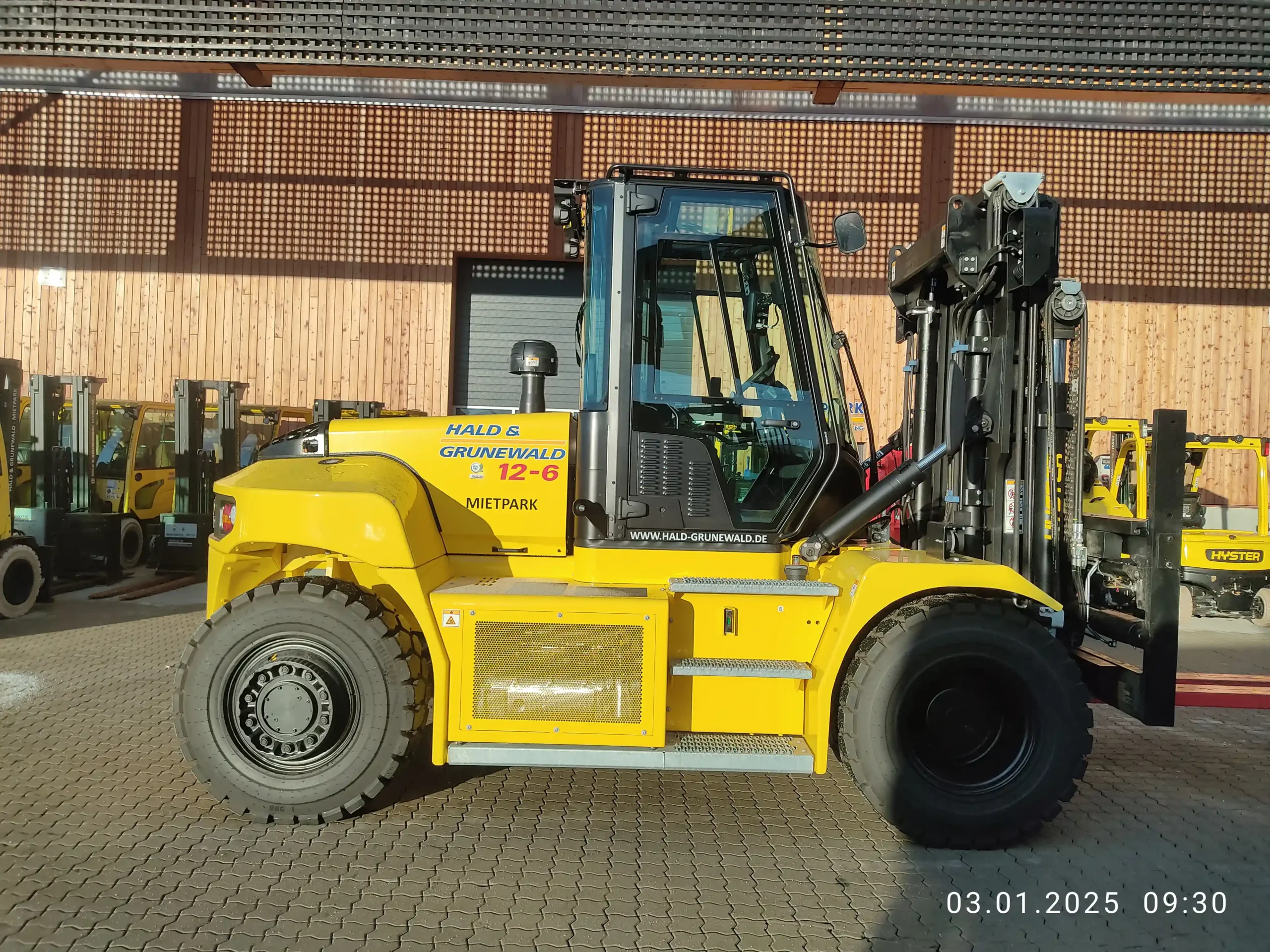 hyster-h12xd6-diesel-frontstapler-triplex-5500-mm image 2