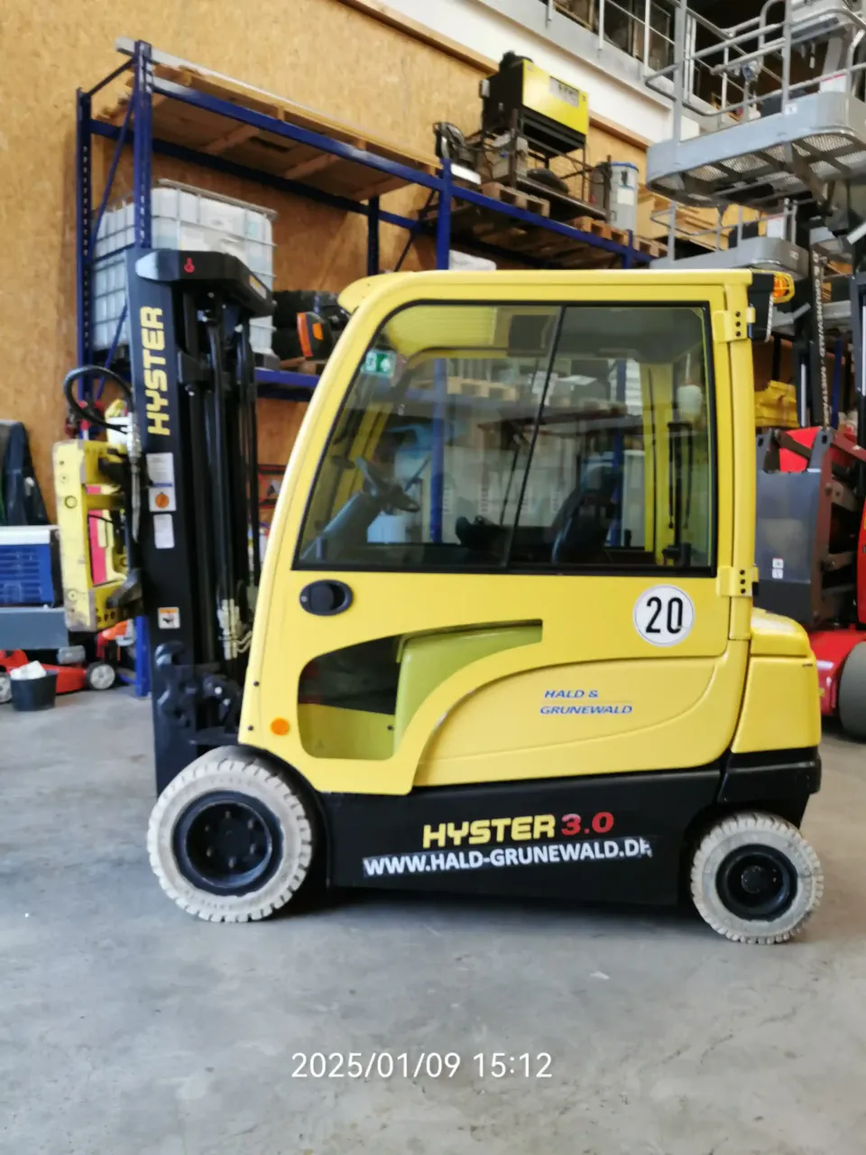 hyster-j3-0xn-elektro-frontstapler-triplex-4910-mm image 1