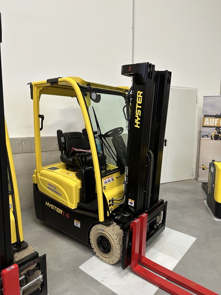 hyster-j1-6xnt-elektro-frontstapler-triplex image 2