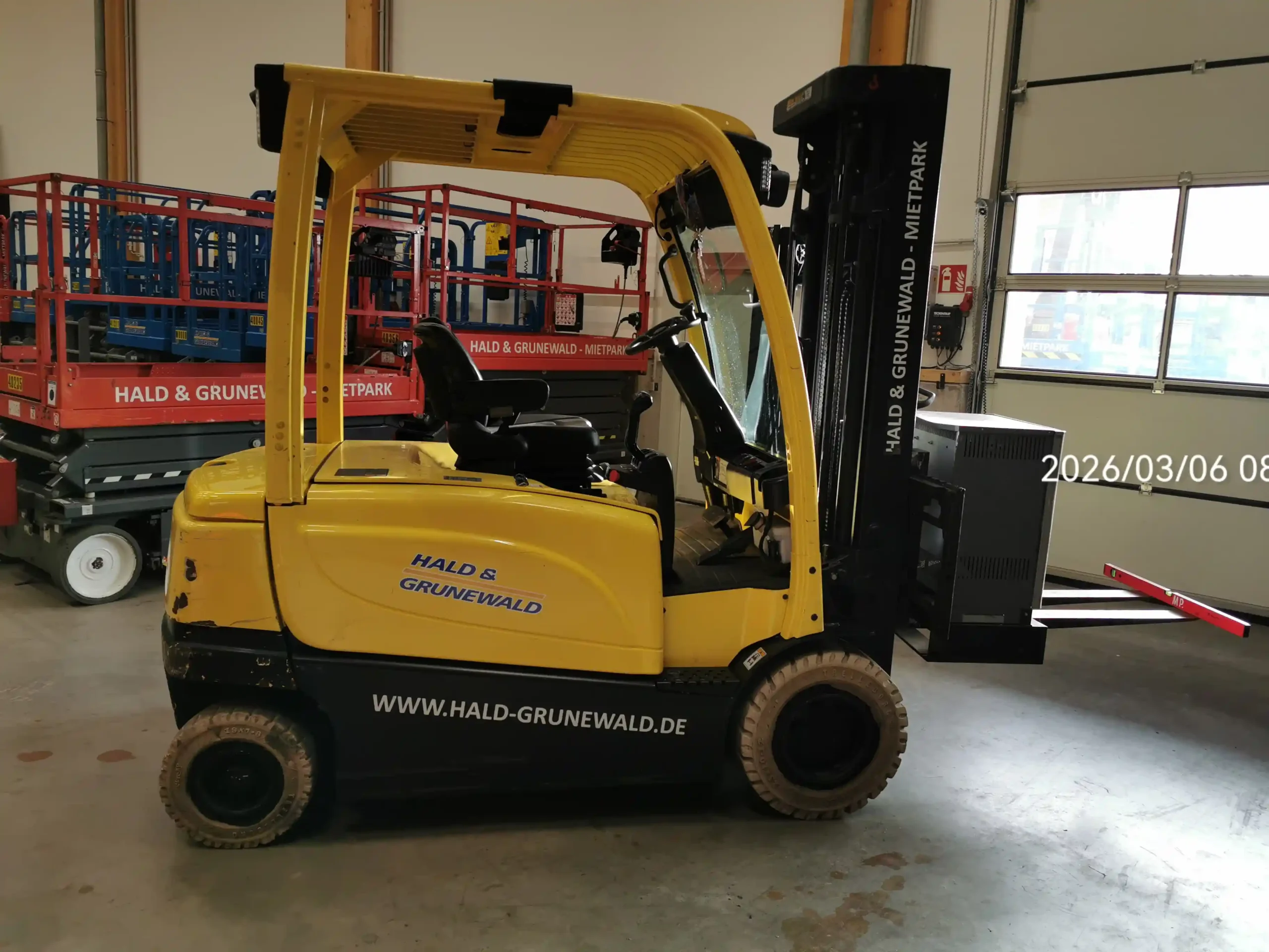 hyster-j3-0xn-elektro-frontstapler-triplex-5200mm image 2