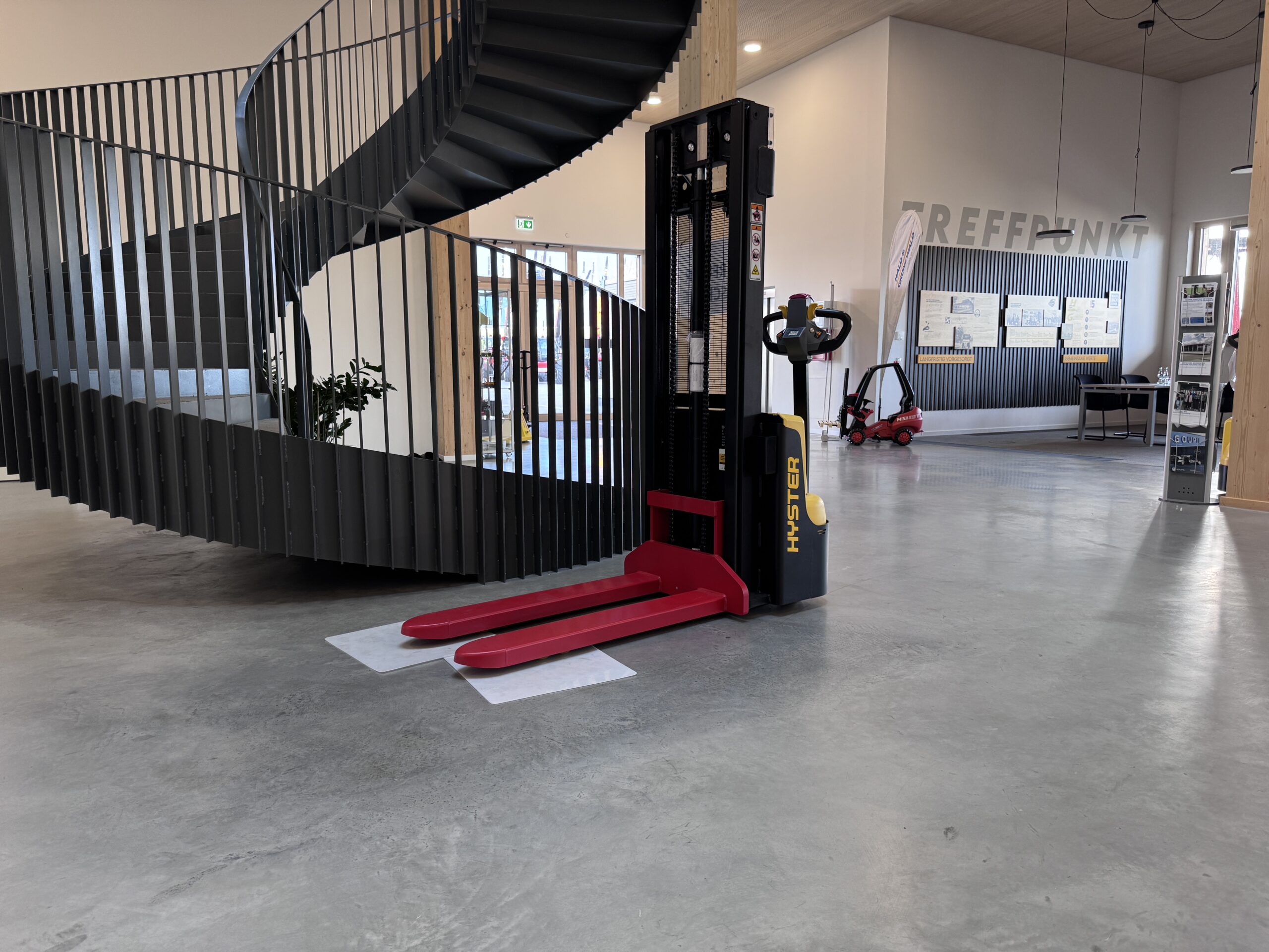 hyster-sc1-2-elektro-deichselger-t-lithium-1-2t image 4