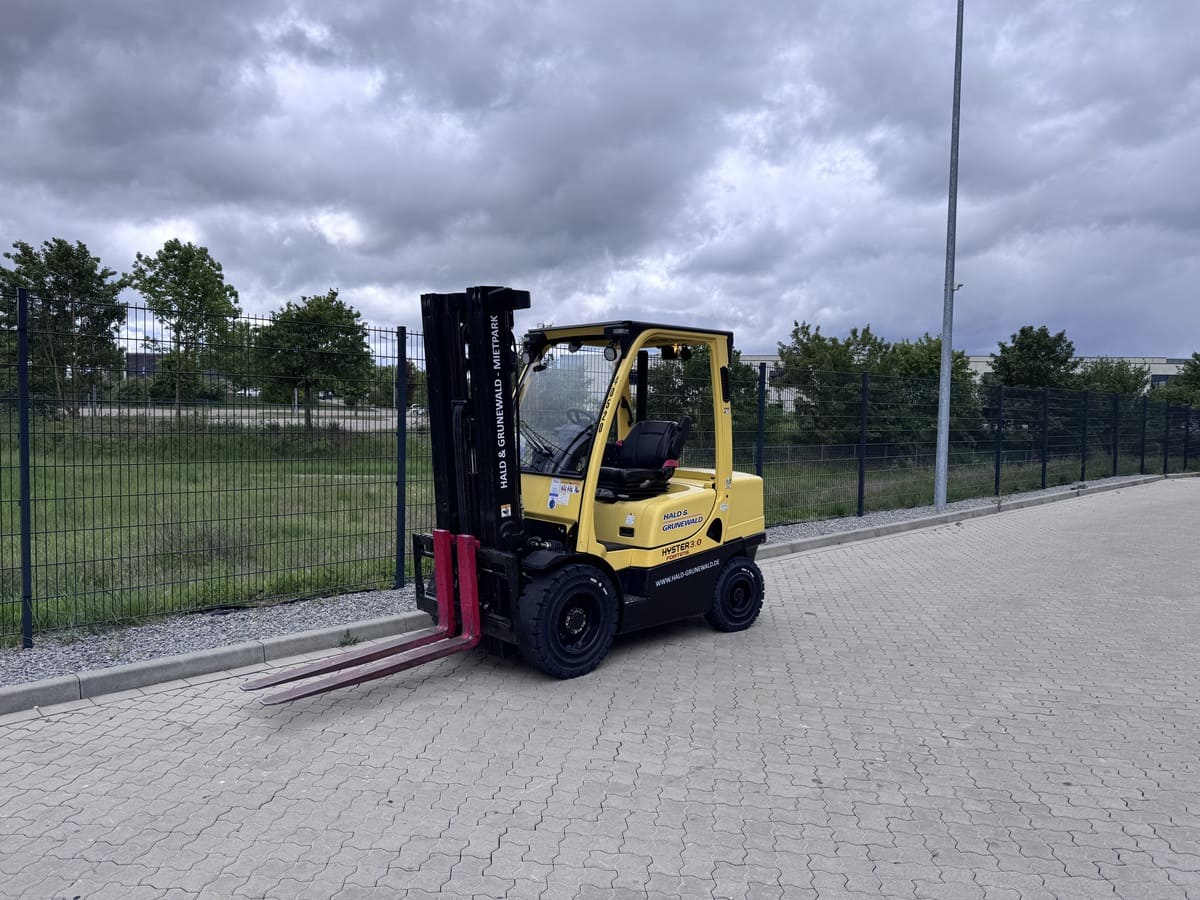 hyster-h3-0ft-d-diesel-frontstapler-triplex-4915mm image 4