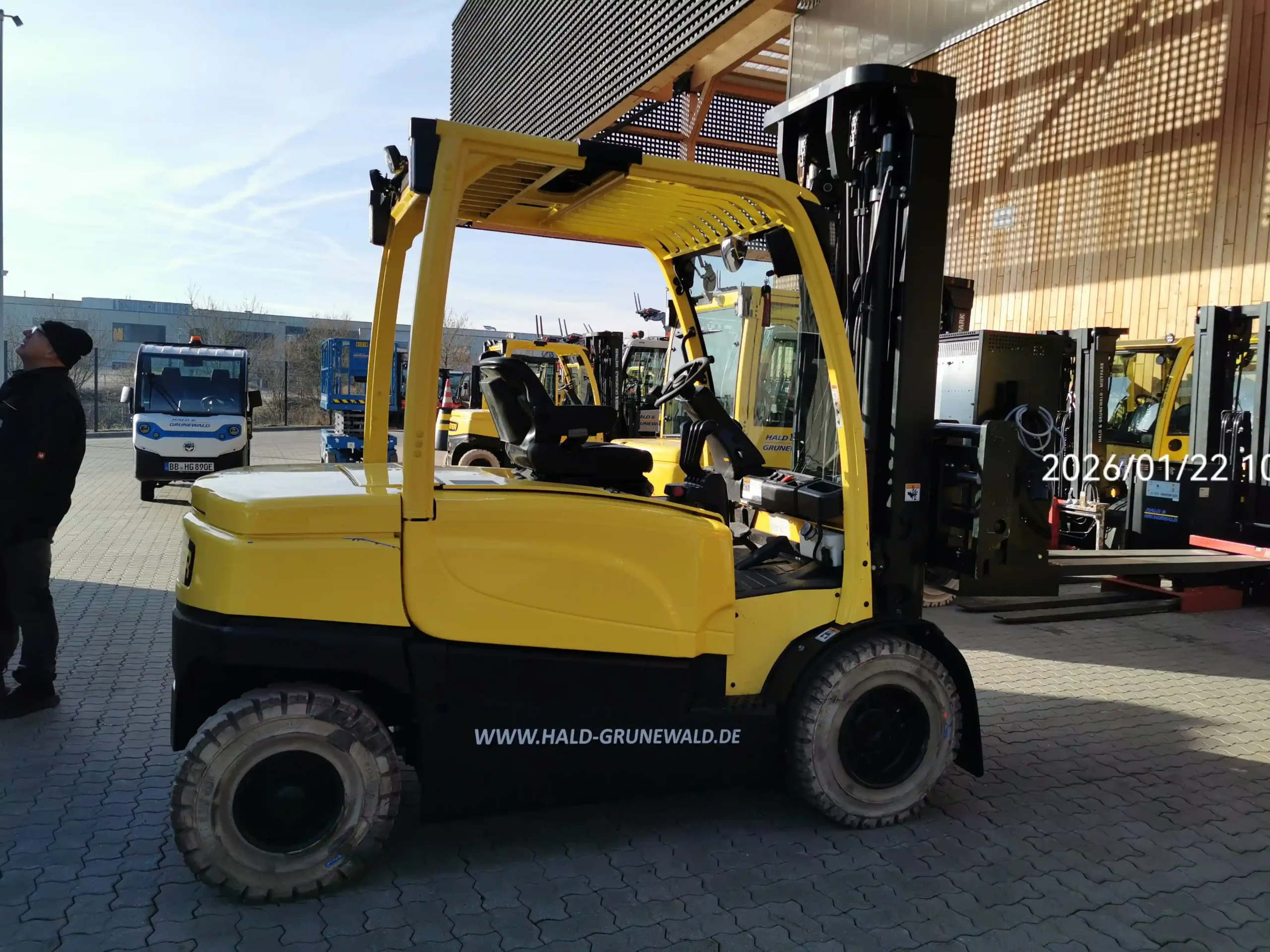 hyster-j5-0xn-frontstapler-elektro-triplex-6000-mm image 1